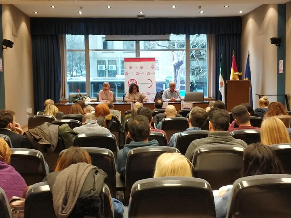  Asamblea informativa con motivo del Día Internacional de la Mujer en la localidad de Cáceres