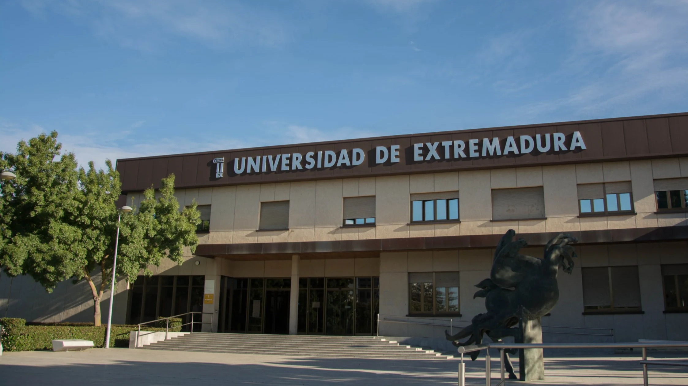 UGT reclama aportar por la UEX con más recursos humanos y financieros.